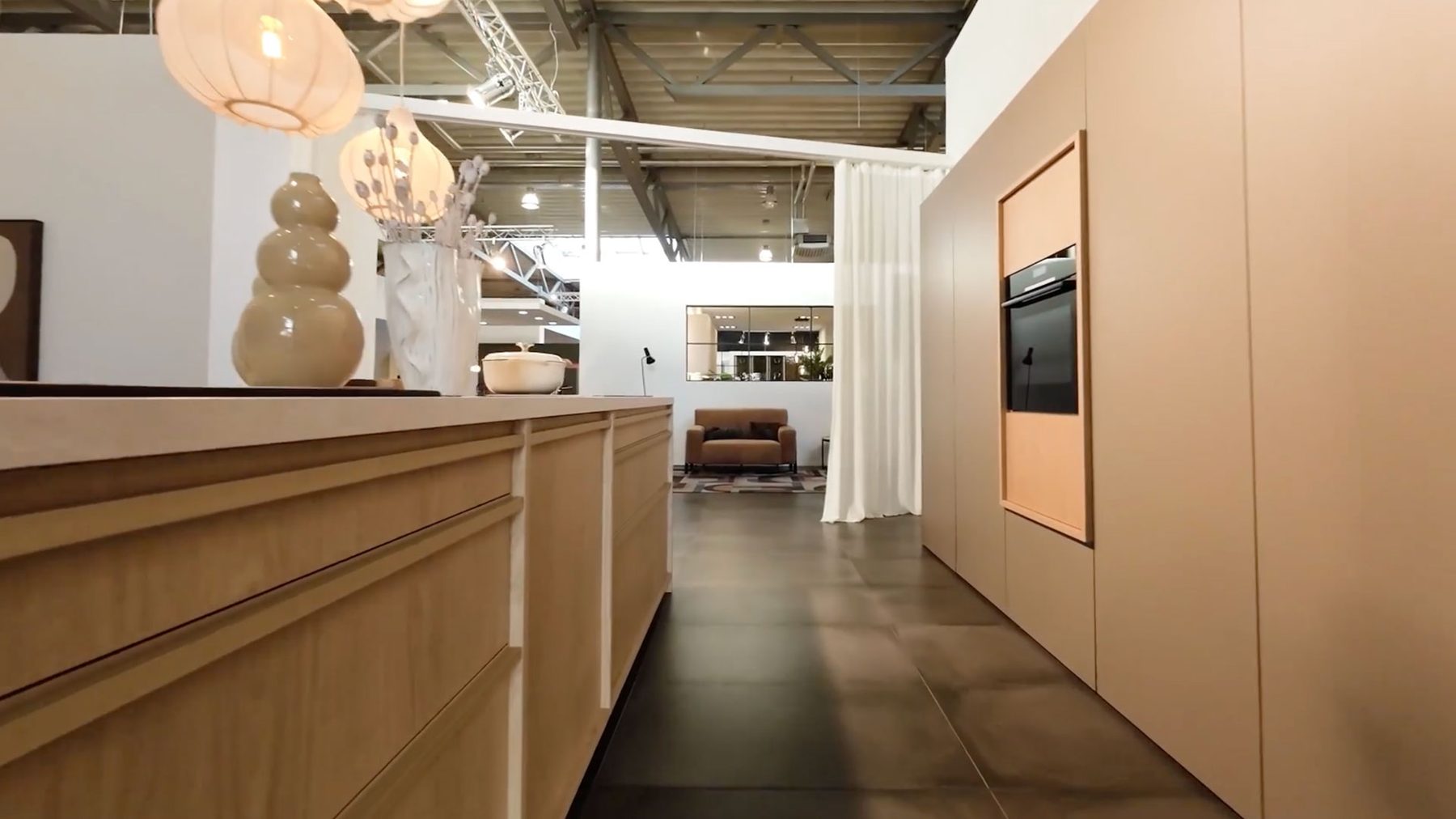 Showroom Terra Kitchen à Anderlecht aménagé comme un intérieur contemporain